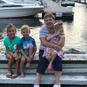 Meet your Posher, Laurie